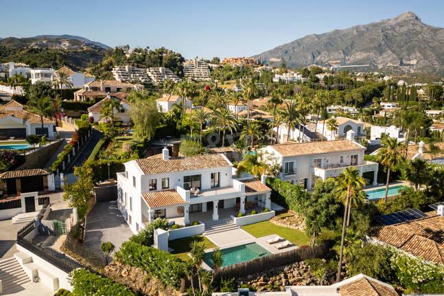 Élégante villa méditerranéenne avec vue sur la mer à Nueva Andalousie