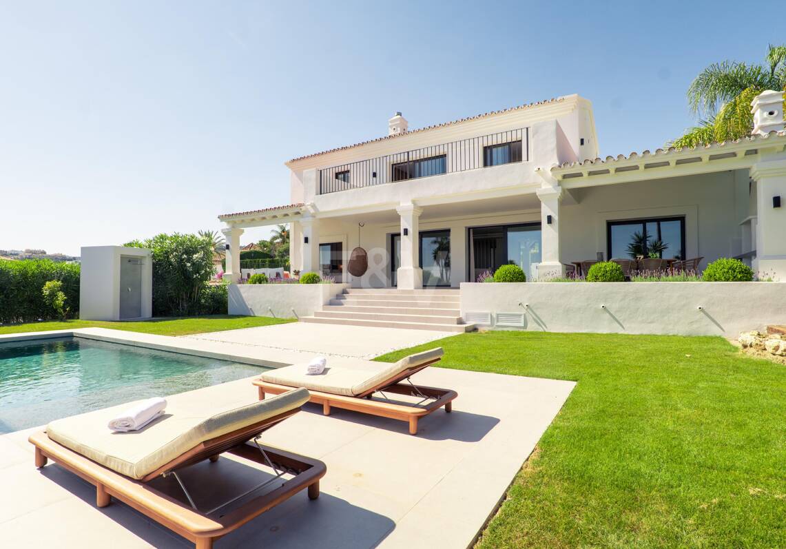 Elegant Mediterranean Villa with Sea Views in Nueva Andalucía