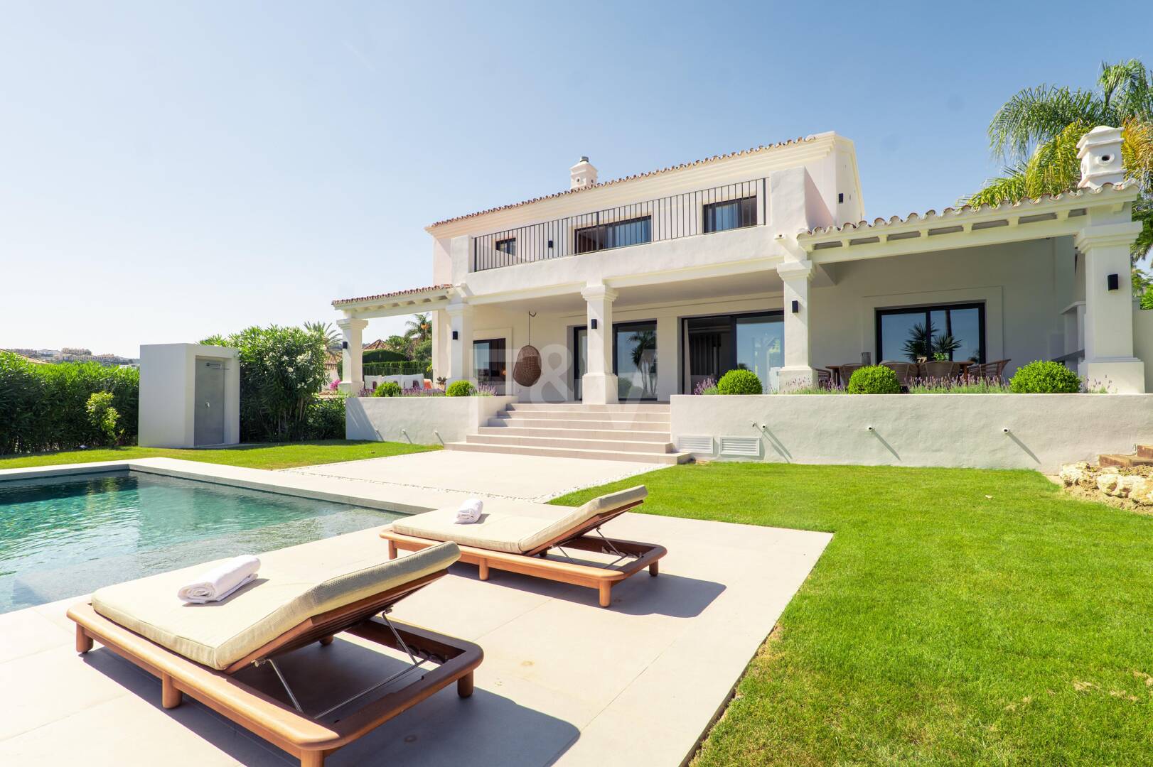 Elegant Medelhavet Villa med havsutsikt i Nueva Andalucía