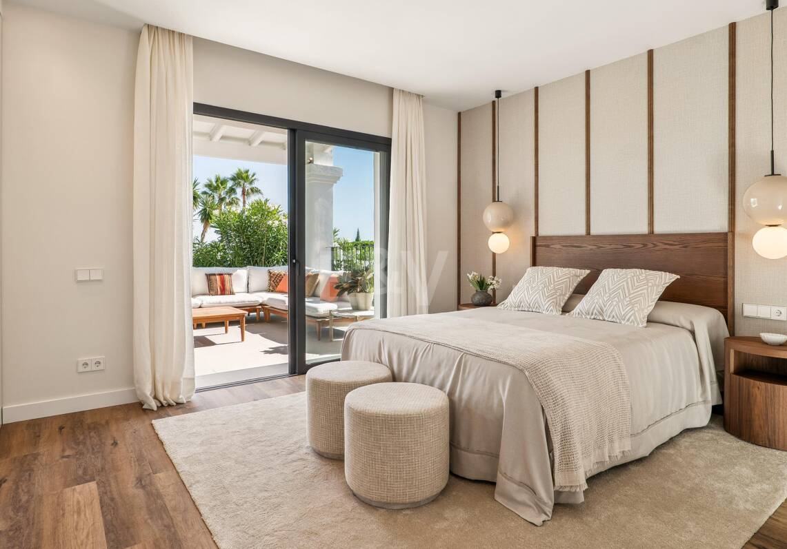 Elegant Mediterranean Villa with Sea Views in Nueva Andalucía