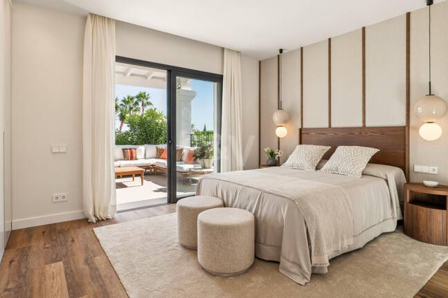 Élégante villa méditerranéenne avec vue sur la mer à Nueva Andalousie