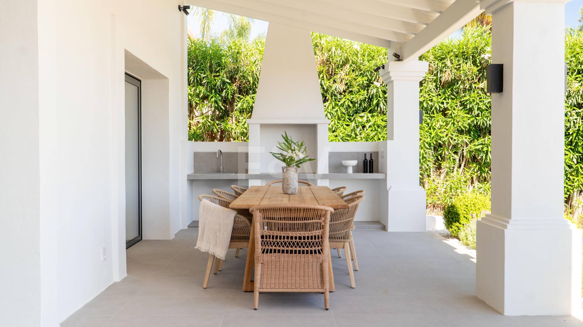 Elegant Medelhavet Villa med havsutsikt i Nueva Andalucía