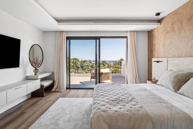 Élégante villa méditerranéenne avec vue sur la mer à Nueva Andalousie