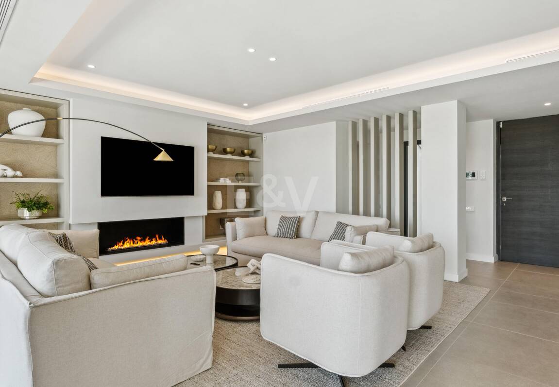 Élégante villa méditerranéenne avec vue sur la mer à Nueva Andalousie