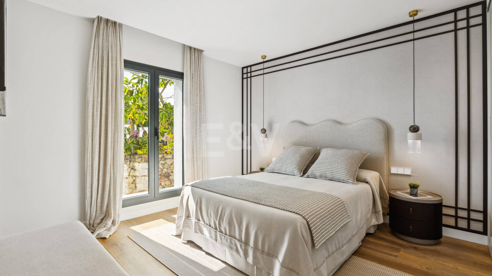 Elegant Medelhavet Villa med havsutsikt i Nueva Andalucía