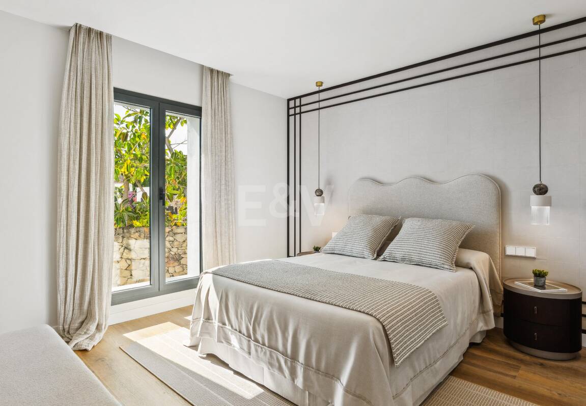 Élégante villa méditerranéenne avec vue sur la mer à Nueva Andalousie