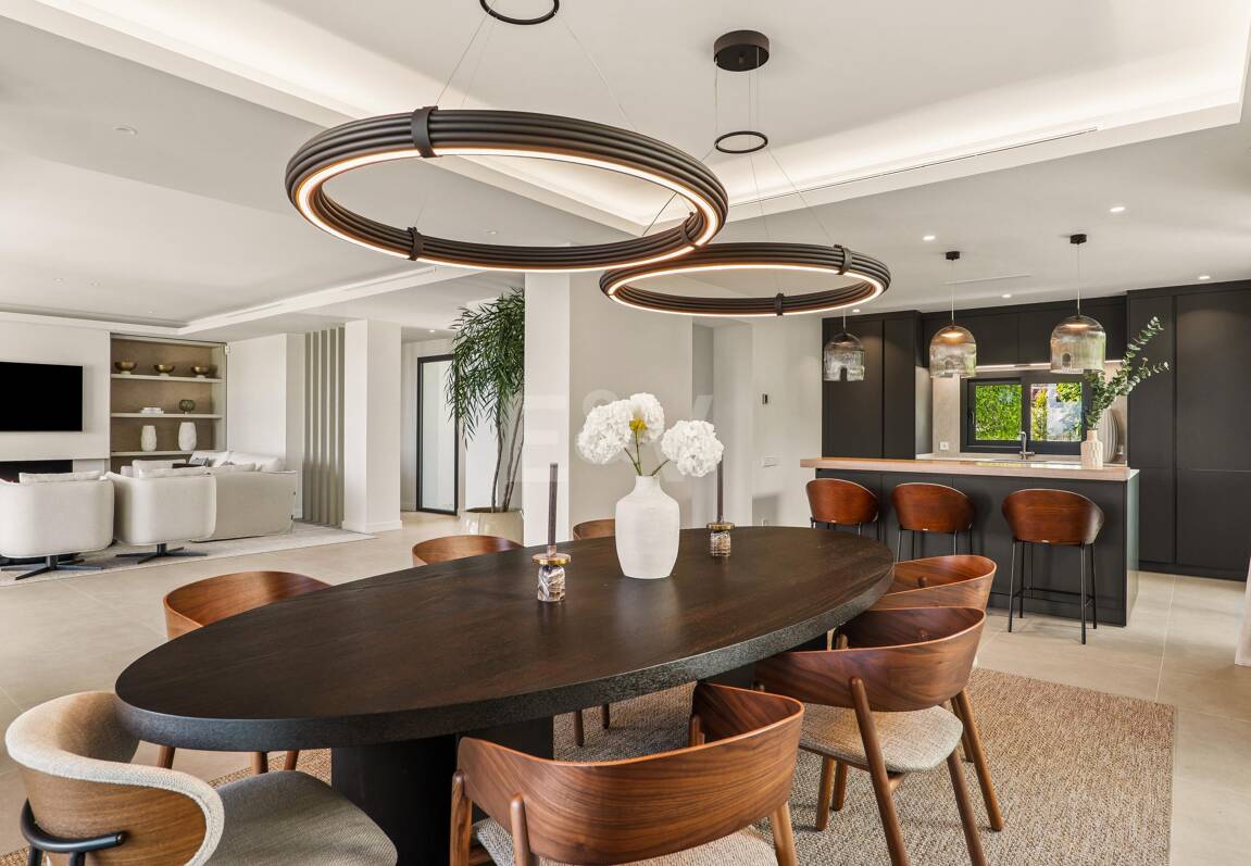 Élégante villa méditerranéenne avec vue sur la mer à Nueva Andalousie