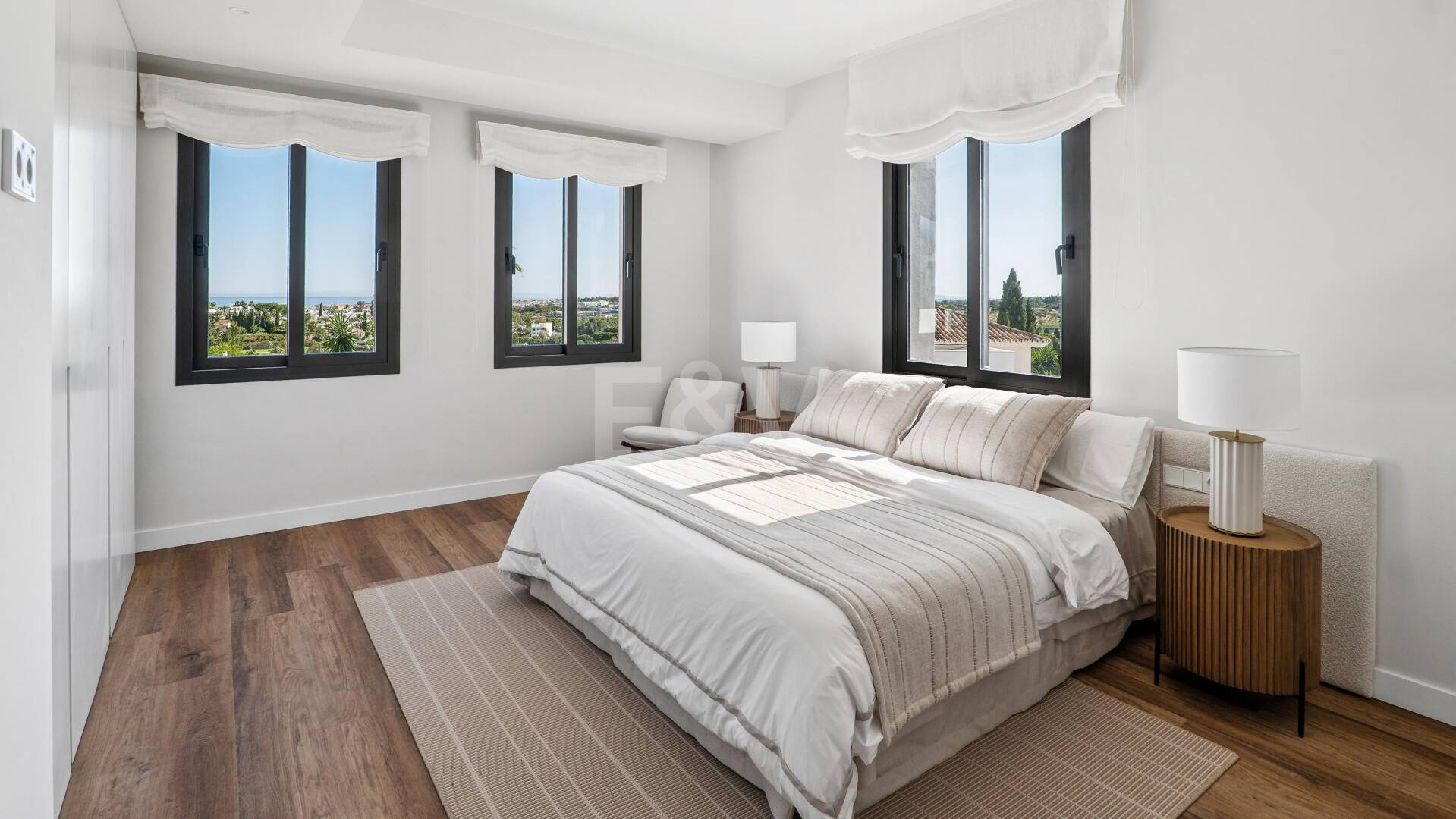 Elegant Medelhavet Villa med havsutsikt i Nueva Andalucía