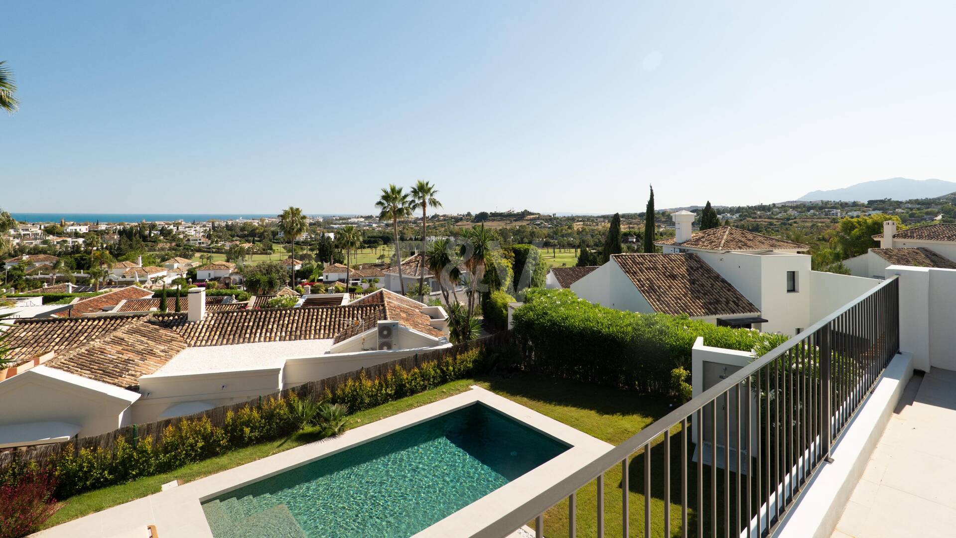 Elegant Medelhavet Villa med havsutsikt i Nueva Andalucía