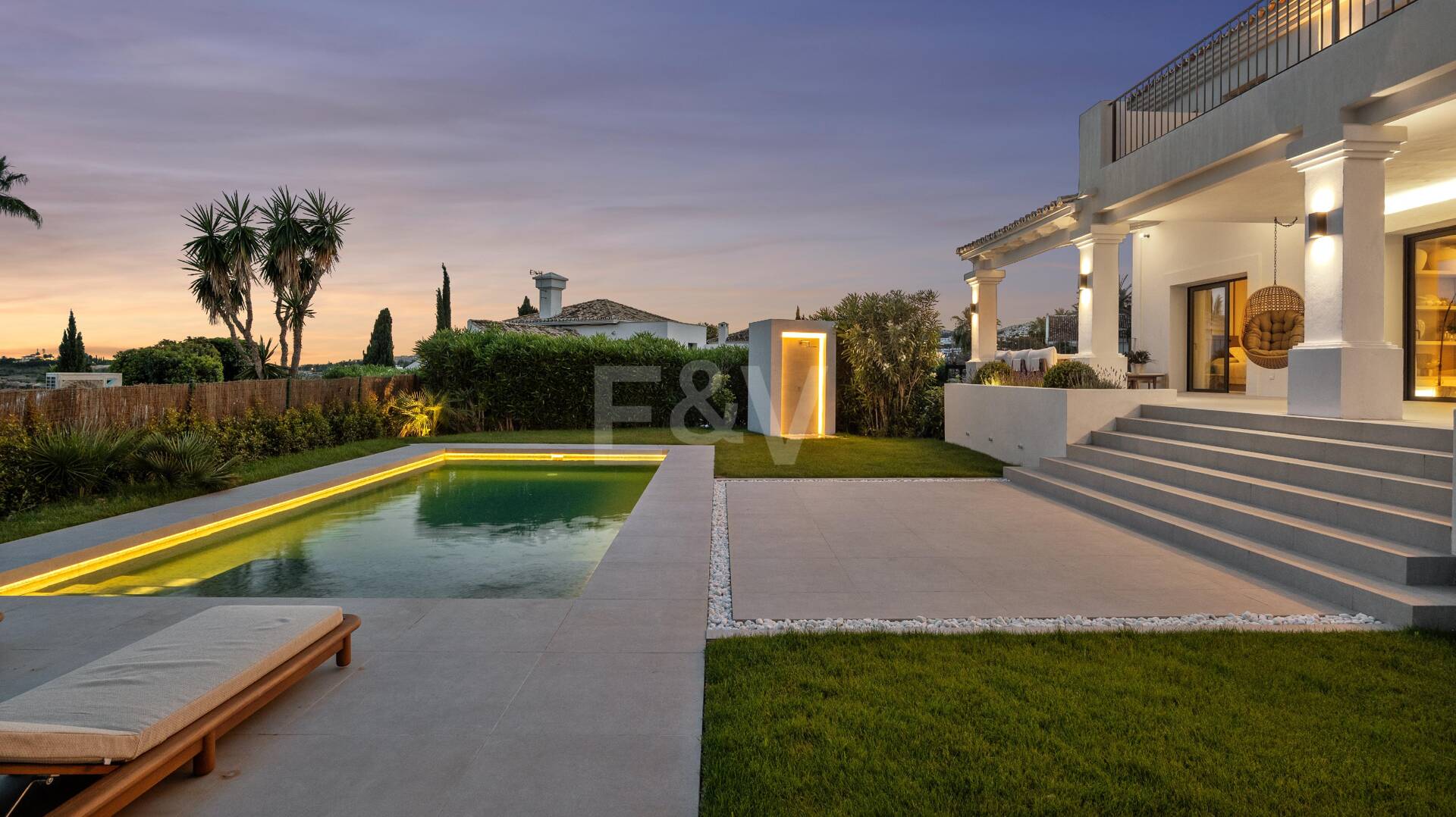 Élégante villa méditerranéenne avec vue sur la mer à Nueva Andalousie