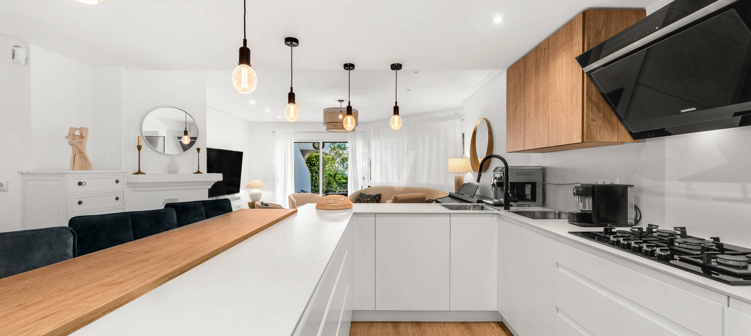 Elegantes Reihenhaus mit Meerblick in Camoján Blanco, Goldene Meile