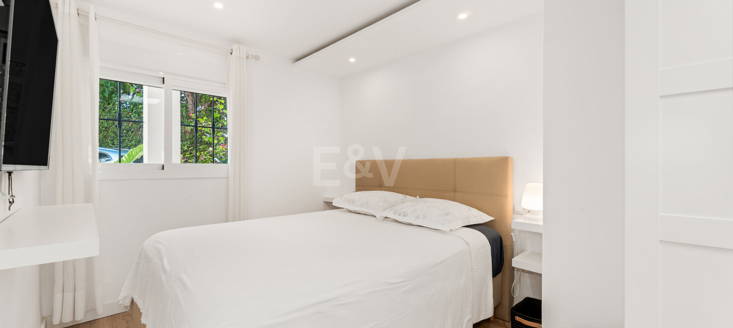 Elegant Townhouse with Sea Views in Camoján Blanco, Golden Mile