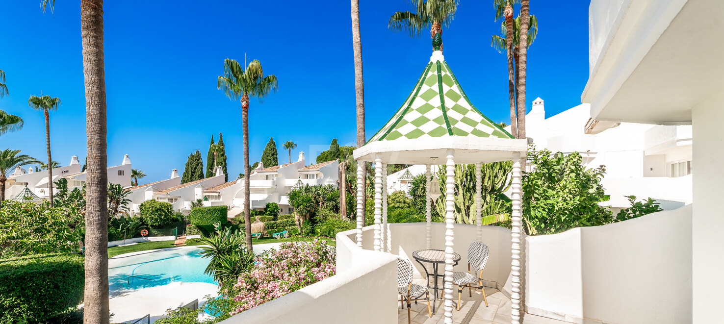 Elegant Townhouse with Sea Views in Camoján Blanco, Golden Mile