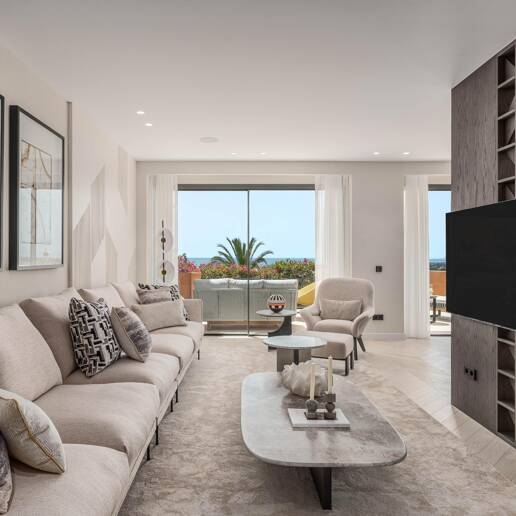 Stunning 4-bedroom apartment with panoramic sea views in La Cerquilla, Nueva Andalucía