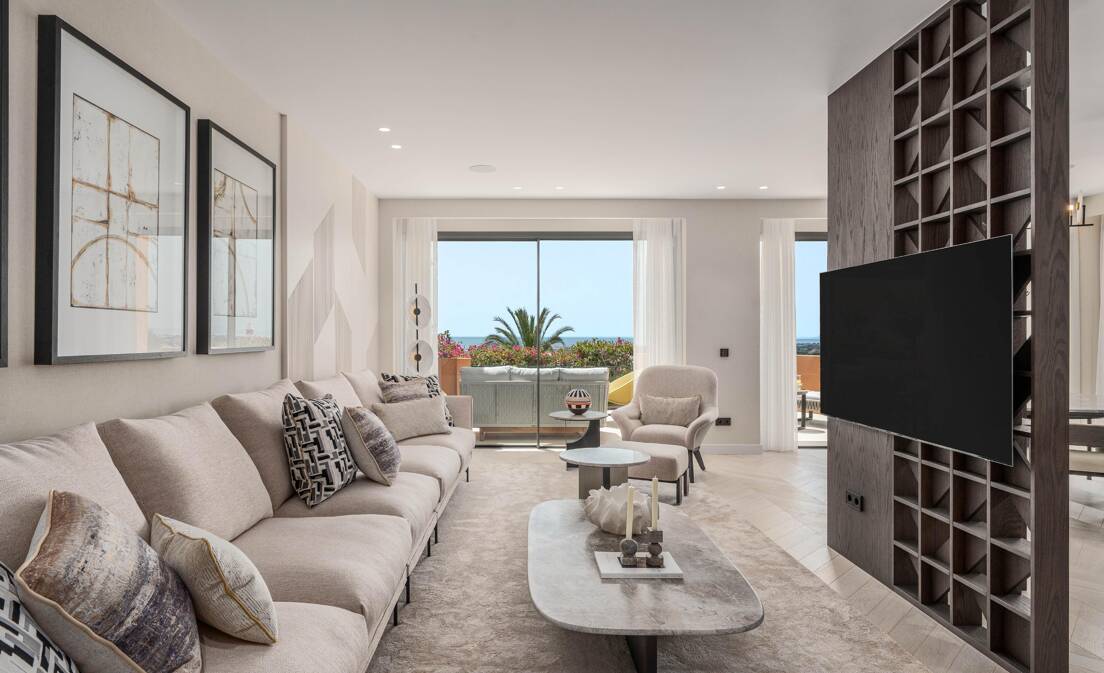Stunning 4-bedroom apartment with panoramic sea views in La Cerquilla, Nueva Andalucía