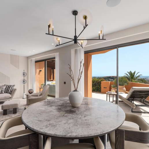 Atemberaubende 4-Zimmer-Wohnung mit Panoramablick auf das Meer in La Cerquilla, Nueva Andalucía