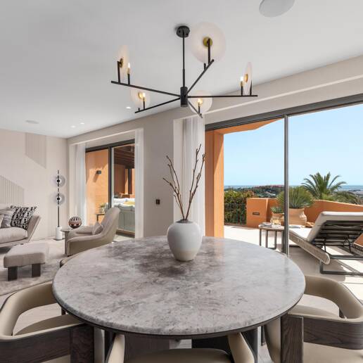 Stunning 4-bedroom apartment with panoramic sea views in La Cerquilla, Nueva Andalucía