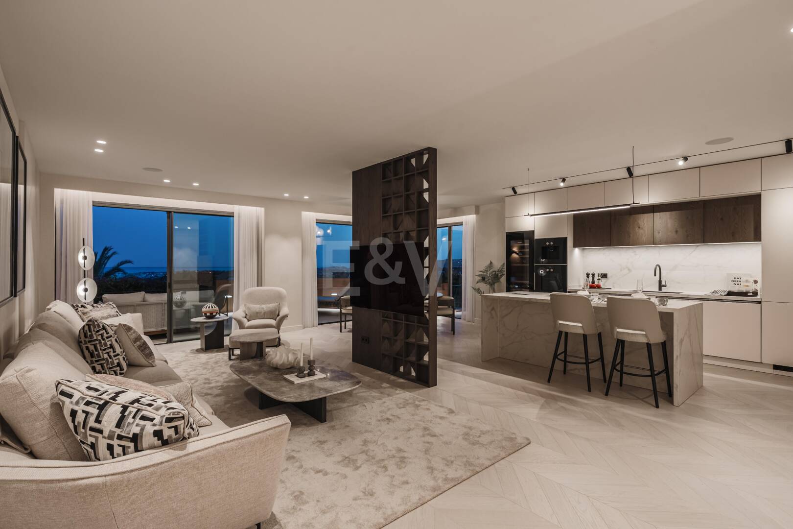 Impresionante apartamento de 4 habitaciones con vistas panorámicas al mar en La Cerquilla, Nueva Andalucía