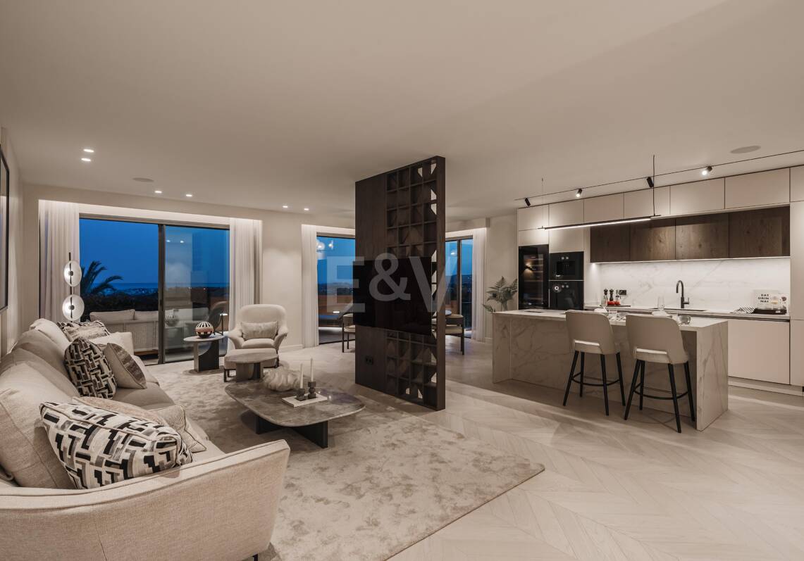 Stunning 4-bedroom apartment with panoramic sea views in La Cerquilla, Nueva Andalucía