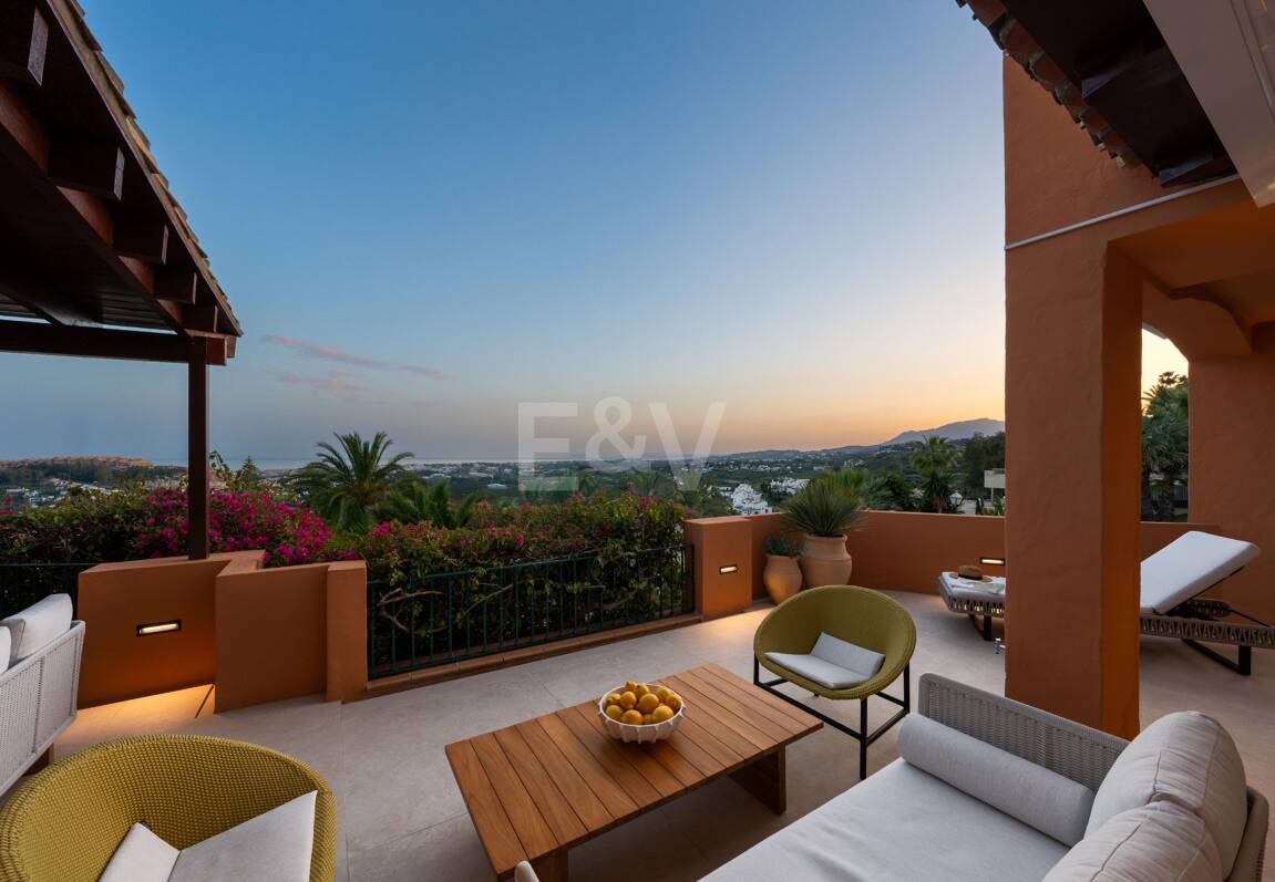 Impresionante apartamento de 4 habitaciones con vistas panorámicas al mar en La Cerquilla, Nueva Andalucía