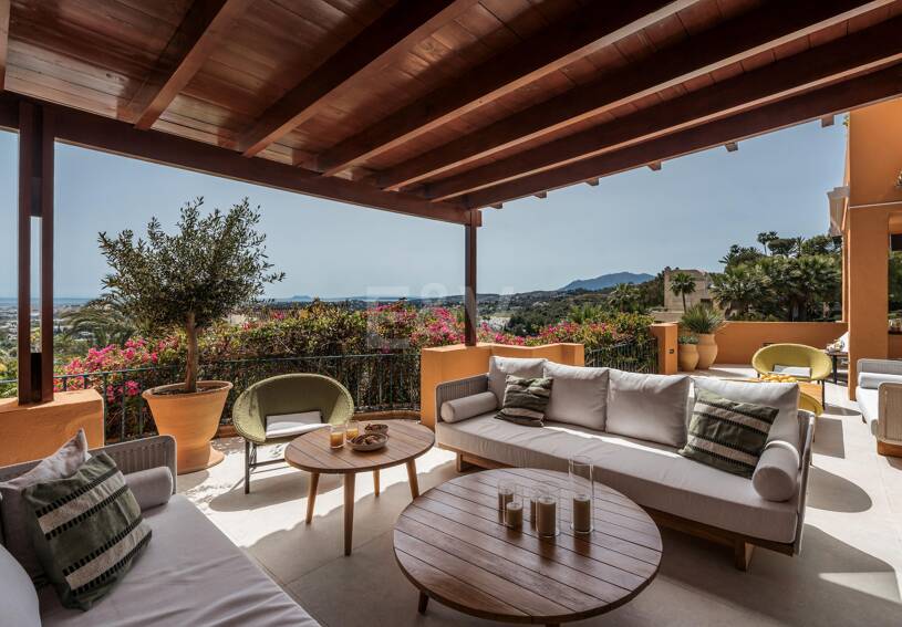 Impresionante apartamento de 4 habitaciones con vistas panorámicas al mar en La Cerquilla, Nueva Andalucía