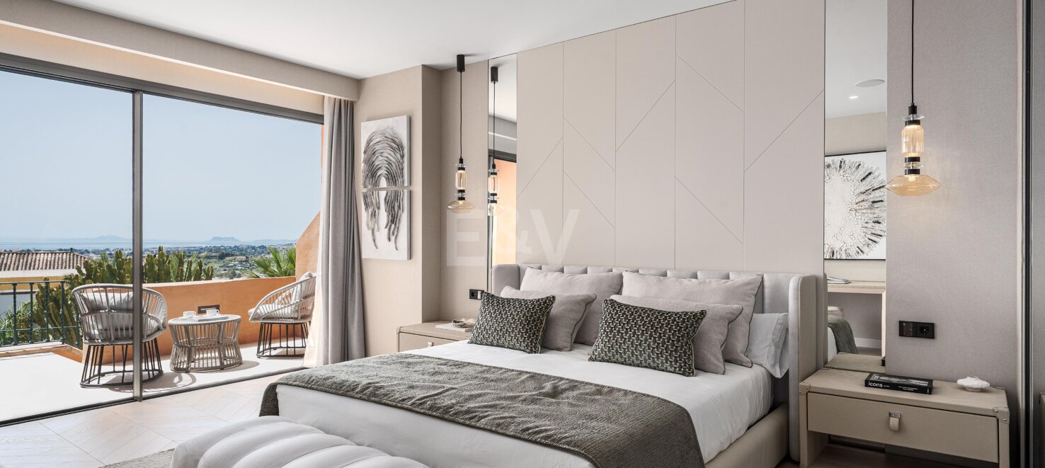 Stunning 4-bedroom apartment with panoramic sea views in La Cerquilla, Nueva Andalucía