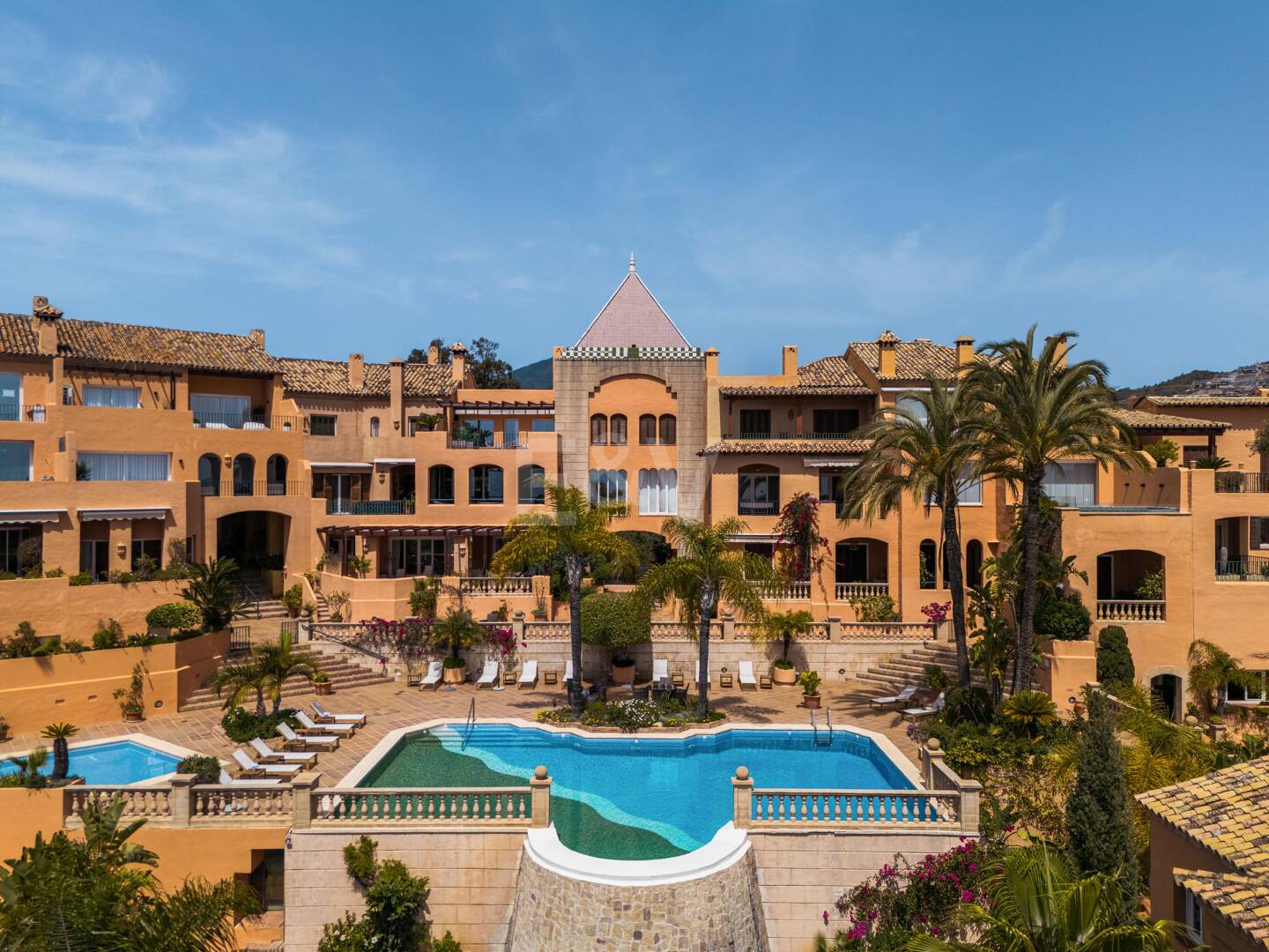 Fantastisk 4 sovrum lägenhet med panoramautsikt över havet i La Cerquilla, Nueva Andalucía