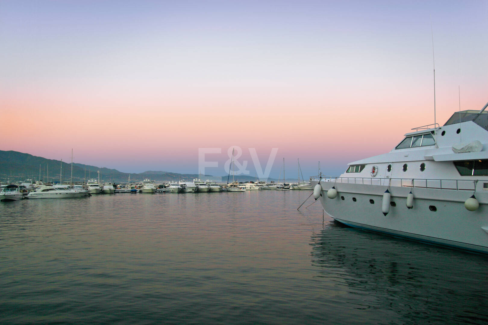 Appartement élégant neuf au coeur de Benahavís