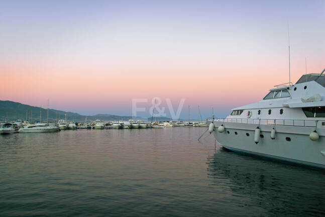 Appartement élégant neuf au coeur de Benahavís