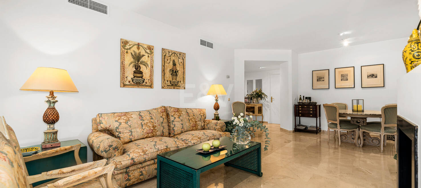 Elevated Ground Floor Apartment in Río Real Near the Beach and Golf