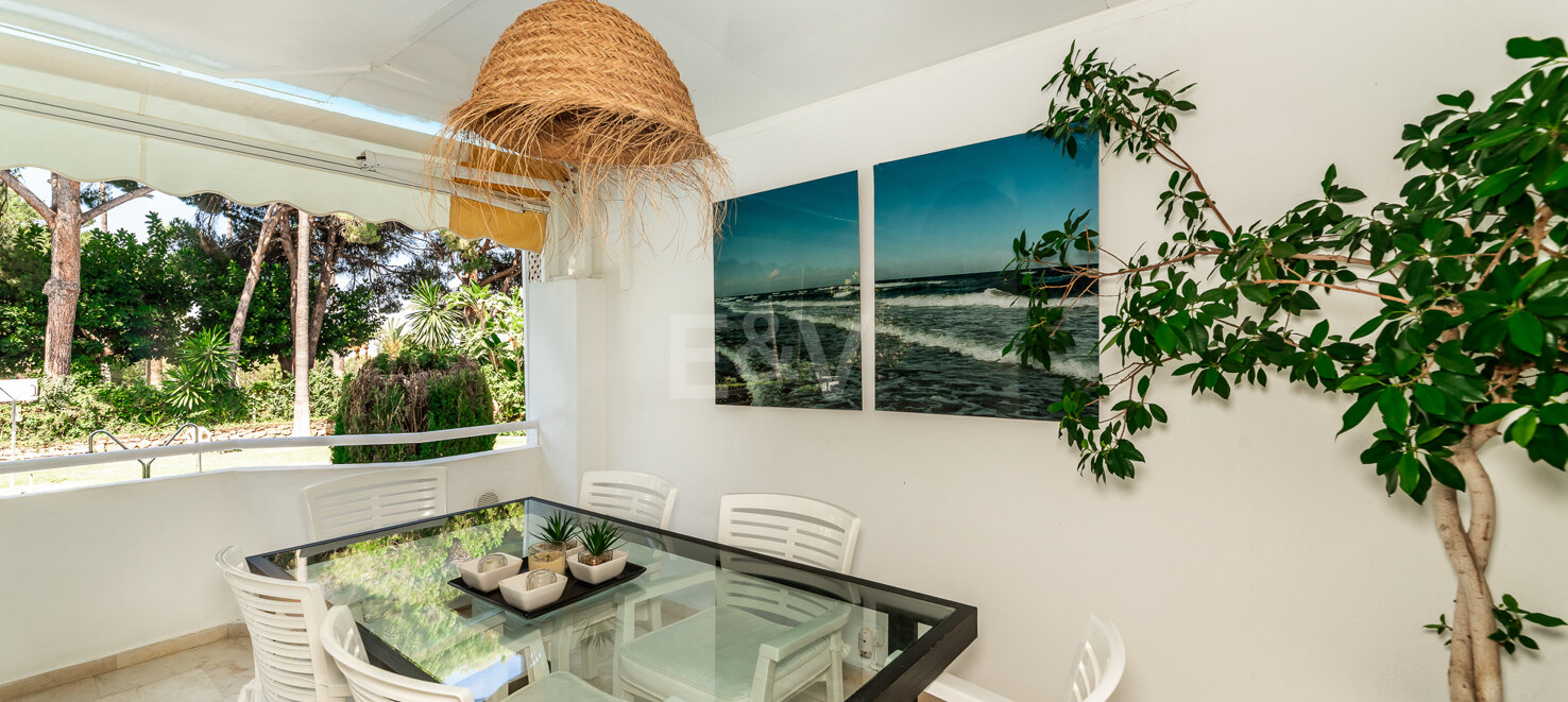 Elevated Ground Floor Apartment in Río Real Near the Beach and Golf