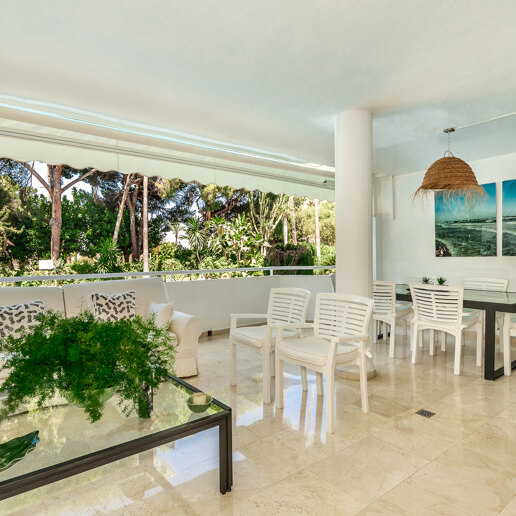 Elevated Ground Floor Apartment in Río Real Near the Beach and Golf