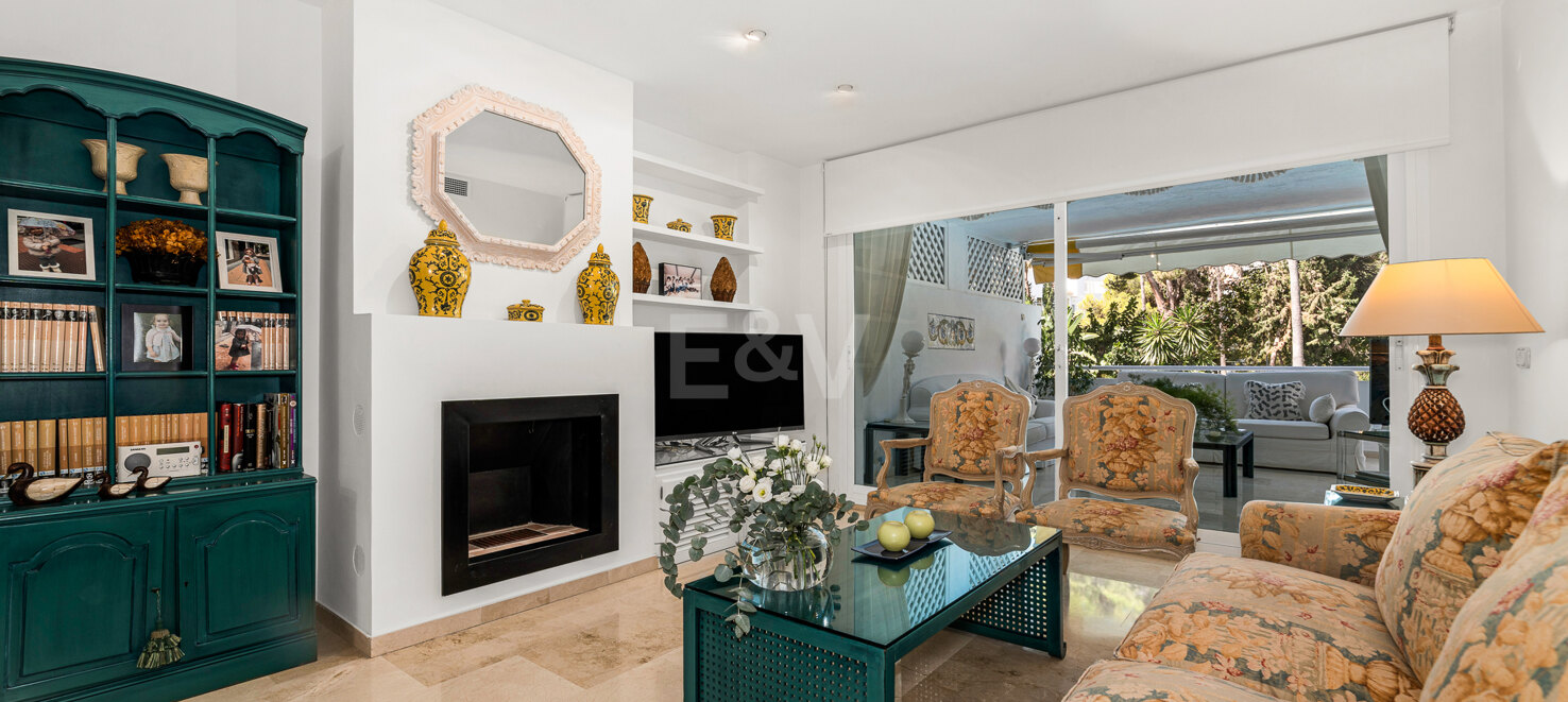 Elevated Ground Floor Apartment in Río Real Near the Beach and Golf
