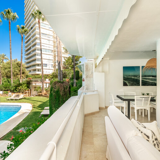 Elevated Ground Floor Apartment in Río Real Near the Beach and Golf