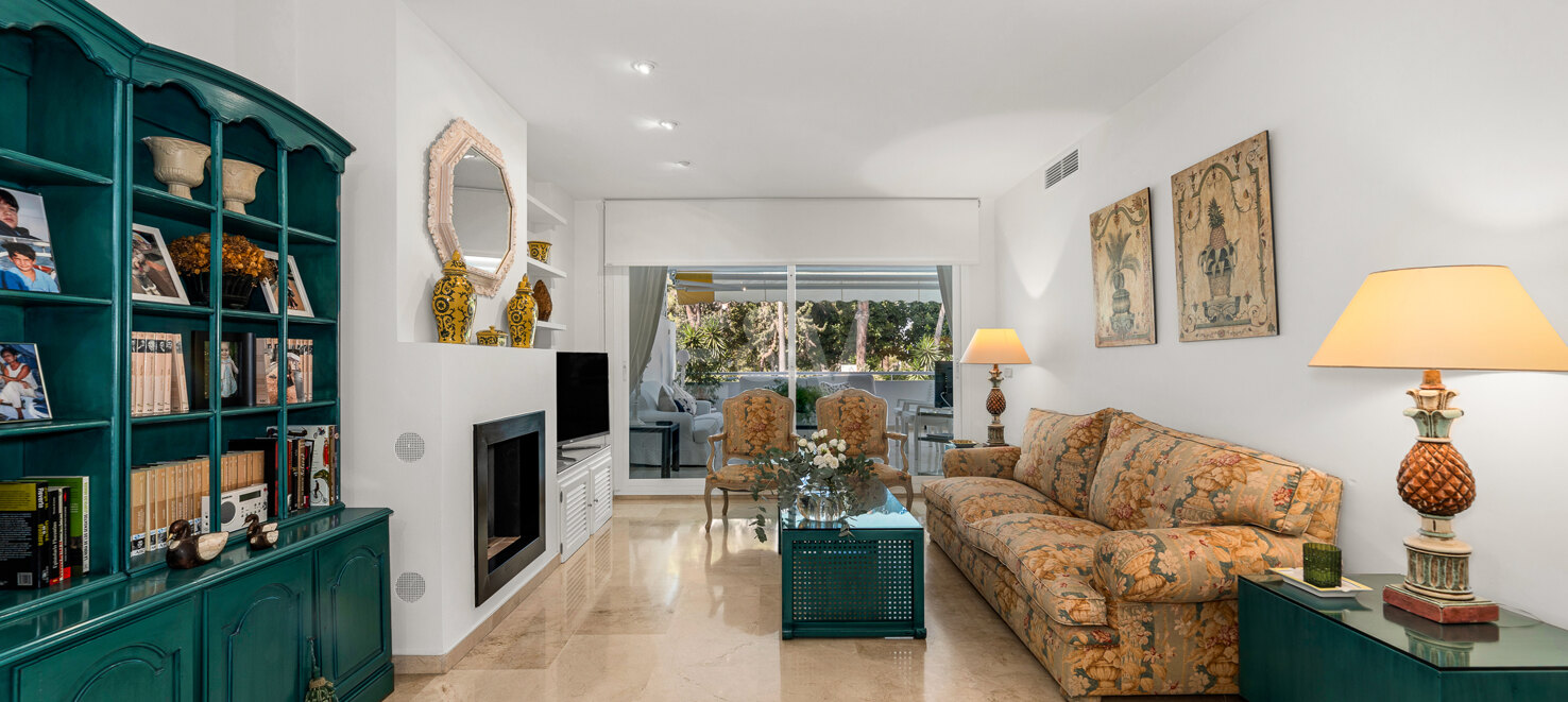 Elevated Ground Floor Apartment in Río Real Near the Beach and Golf