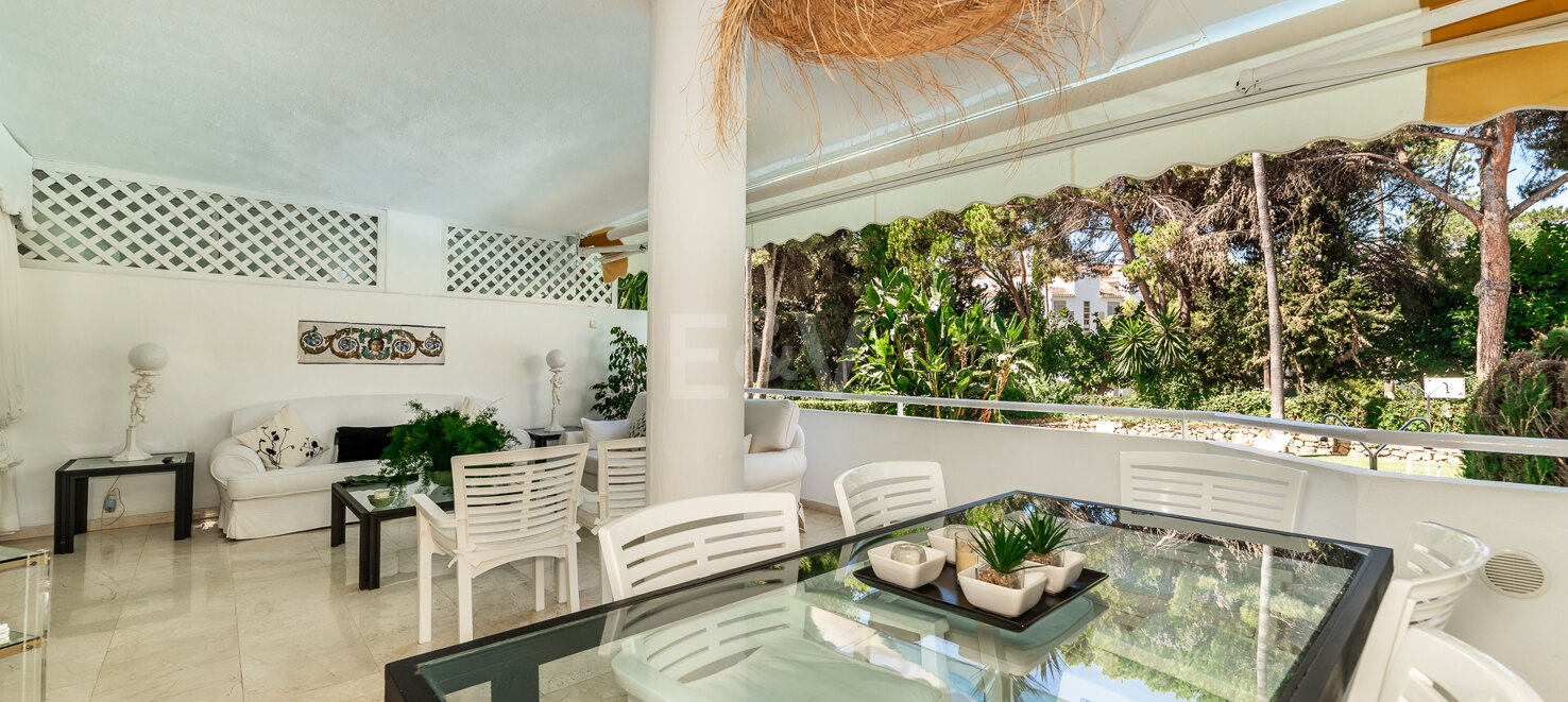 Elevated Ground Floor Apartment in Río Real Near the Beach and Golf