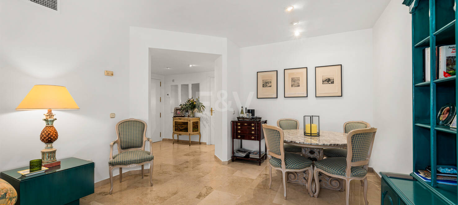 Elevated Ground Floor Apartment in Río Real Near the Beach and Golf