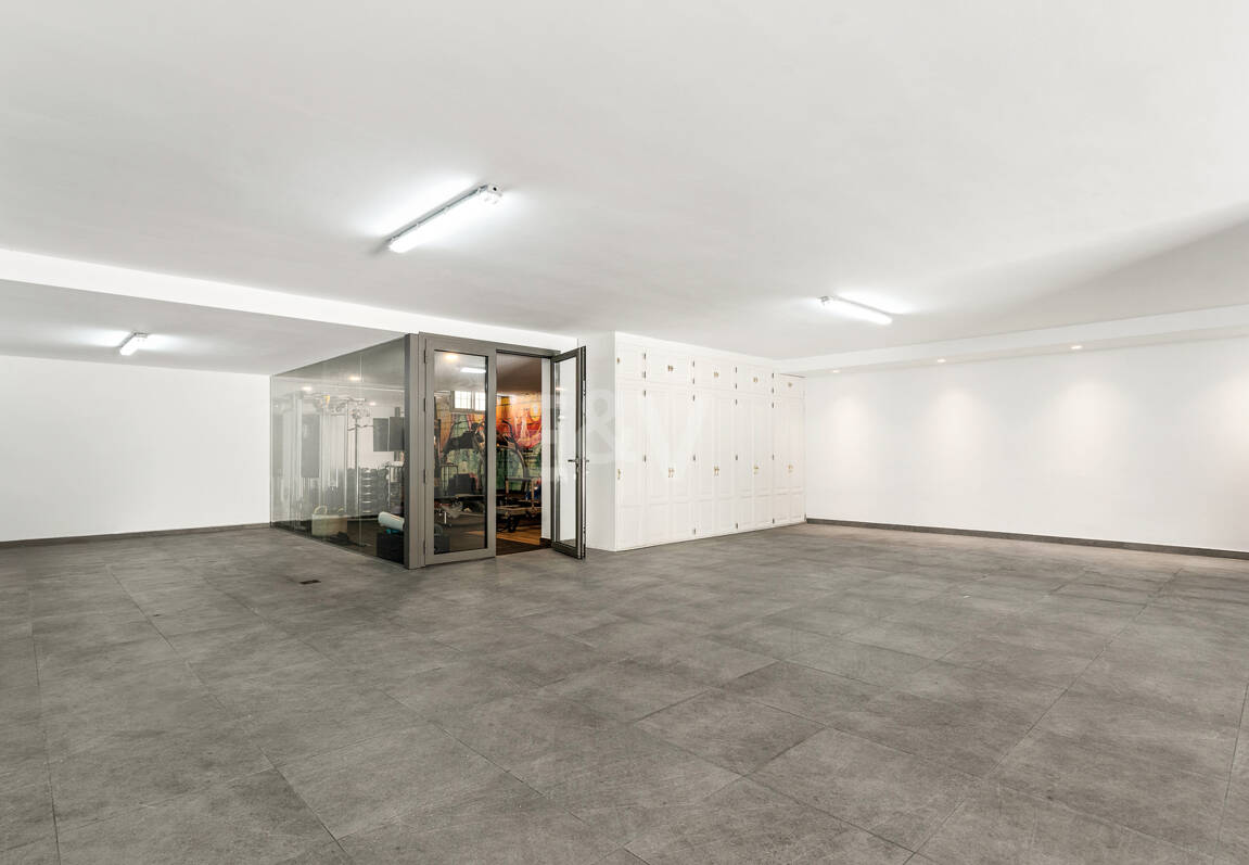 Stylish Villa with Panoramic Sea Views near the Beach and the City Centre on the Golden Mile