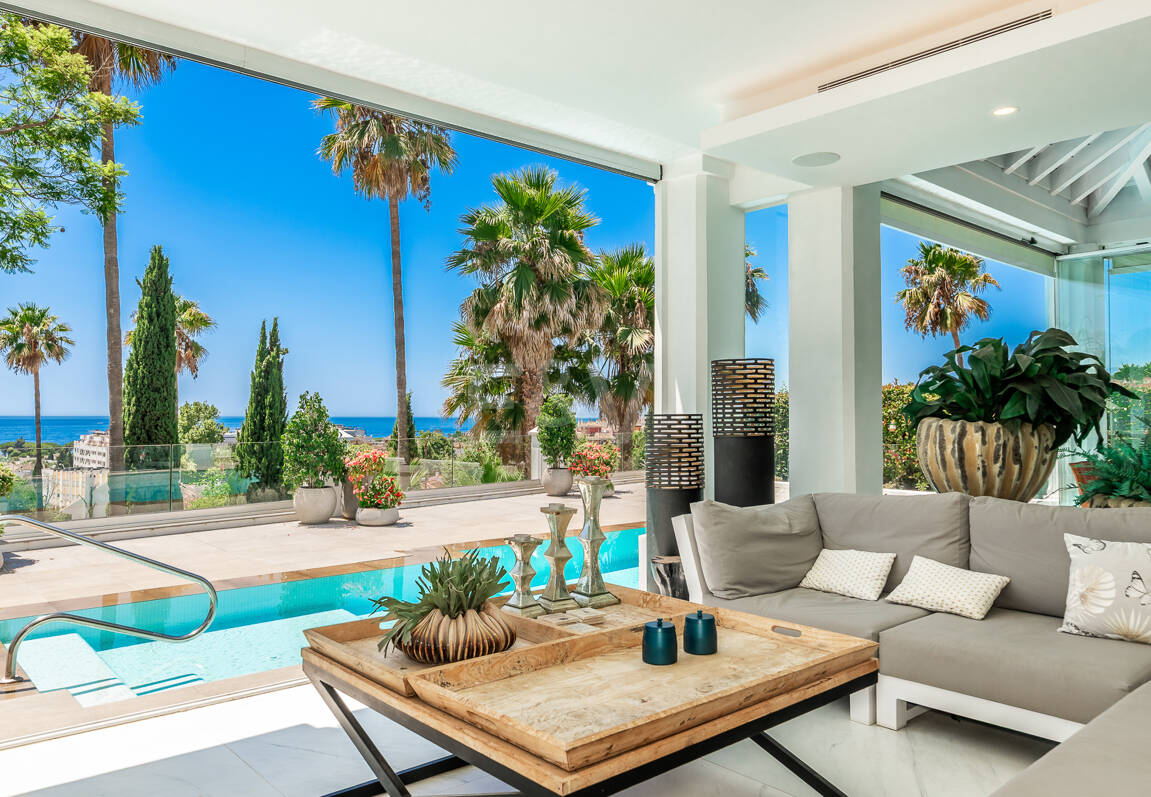 Stylish Villa with Panoramic Sea Views near the Beach and the City Centre on the Golden Mile