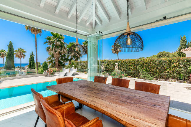 Stylish Villa with Panoramic Sea Views near the Beach and the City Centre on the Golden Mile