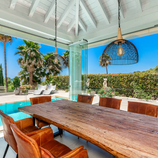 Stilvolle Villa mit Panoramablick auf das Meer in der Nähe des Strandes und des Stadtzentrums an der Golden Mile