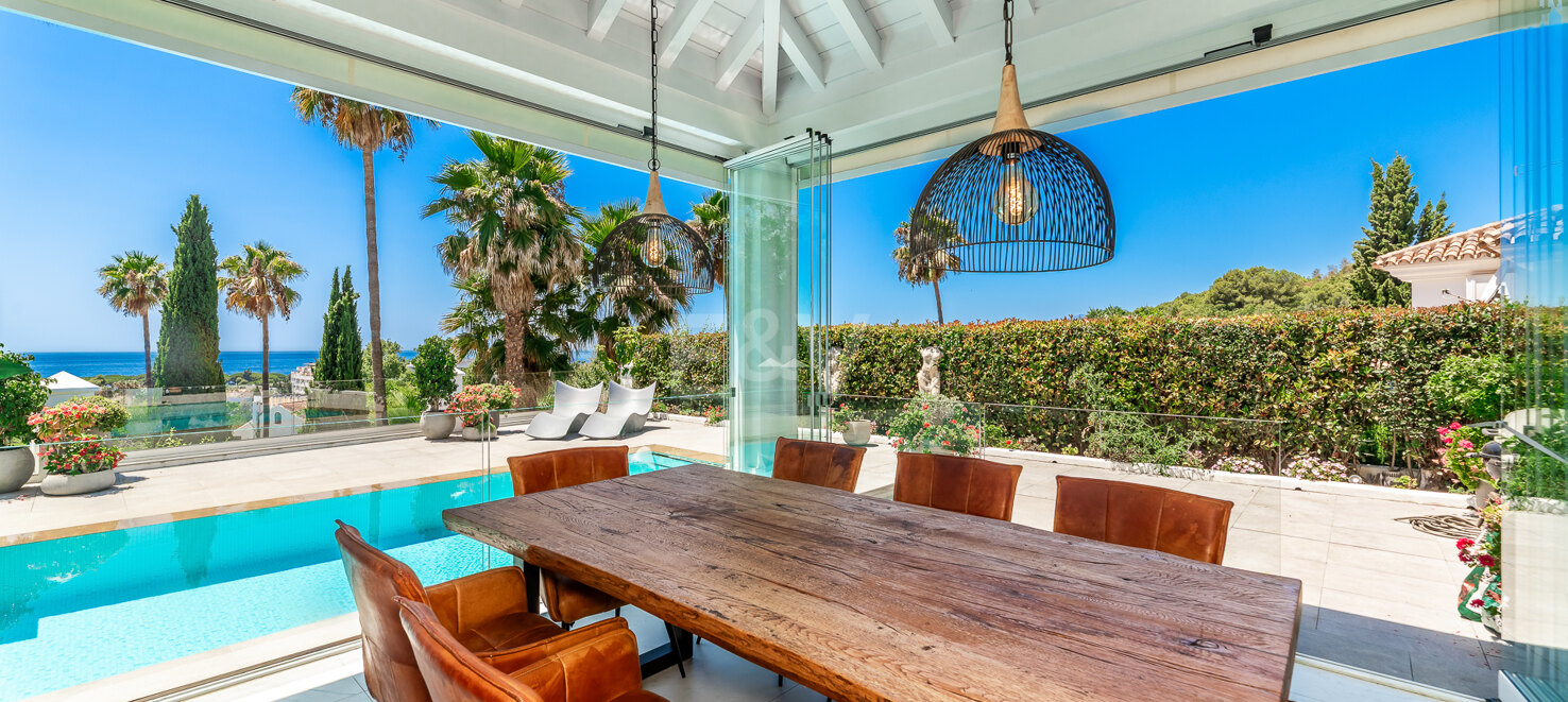 Stylish Villa with Panoramic Sea Views near the Beach and the City Centre on the Golden Mile