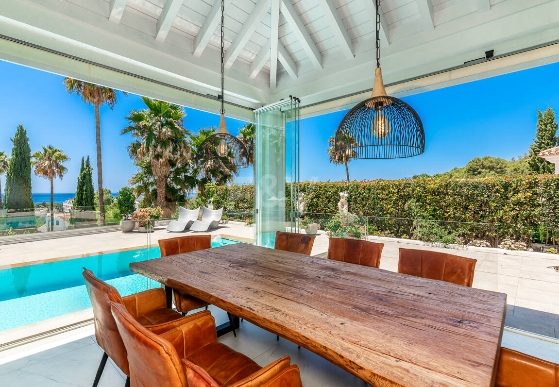 Stylish Villa with Panoramic Sea Views near the Beach and the City Centre on the Golden Mile