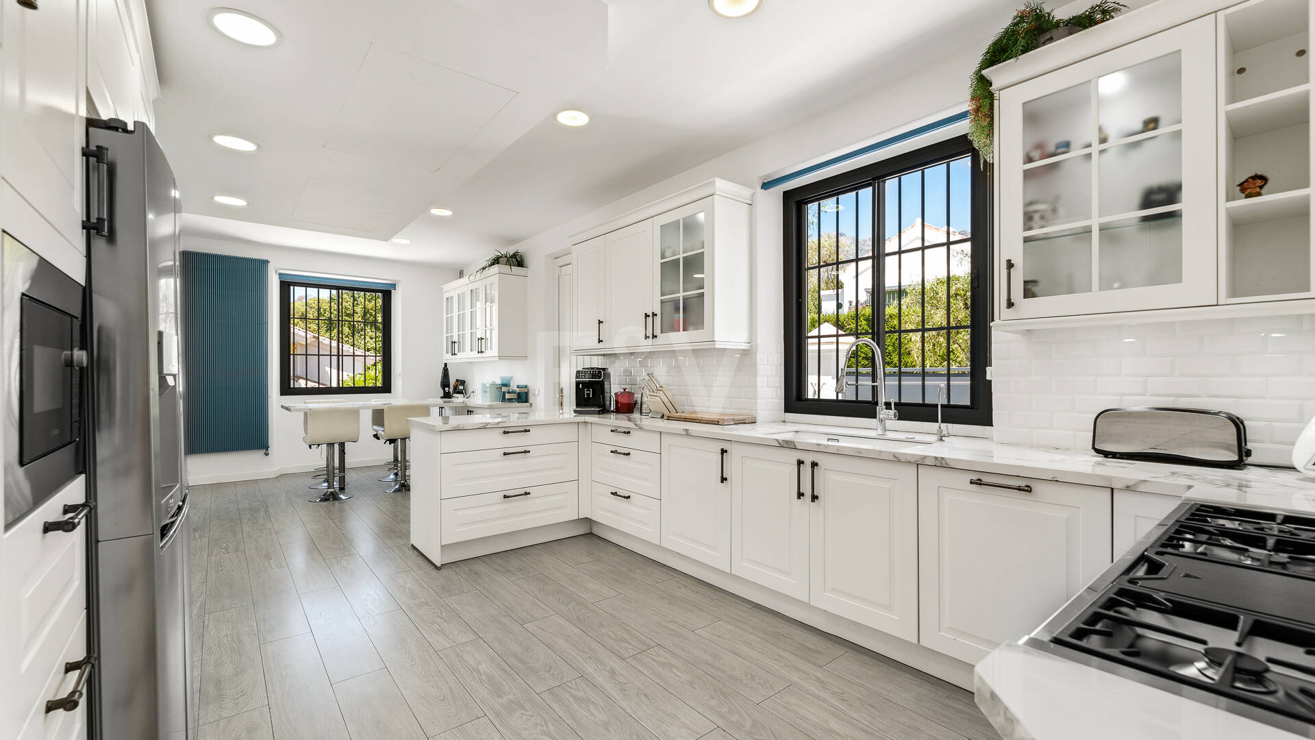 Stylish Villa with Panoramic Sea Views near the Beach and the City Centre on the Golden Mile