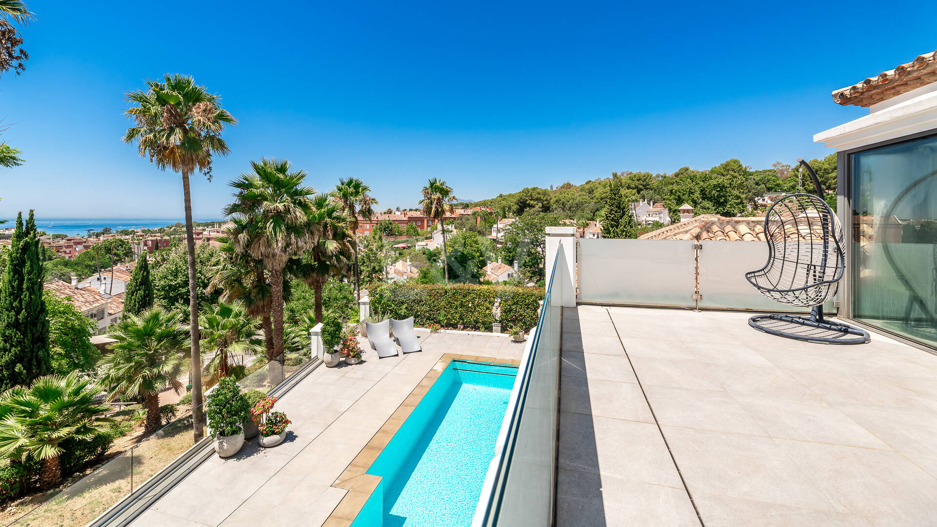 Stylish Villa with Panoramic Sea Views near the Beach and the City Centre on the Golden Mile