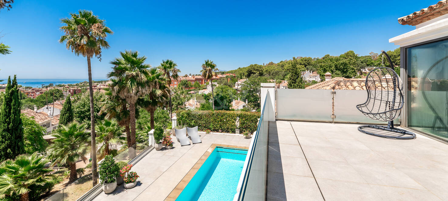 Stilvolle Villa mit Panoramablick auf das Meer in der Nähe des Strandes und des Stadtzentrums an der Golden Mile