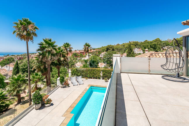 Stylish Villa with Panoramic Sea Views near the Beach and the City Centre on the Golden Mile