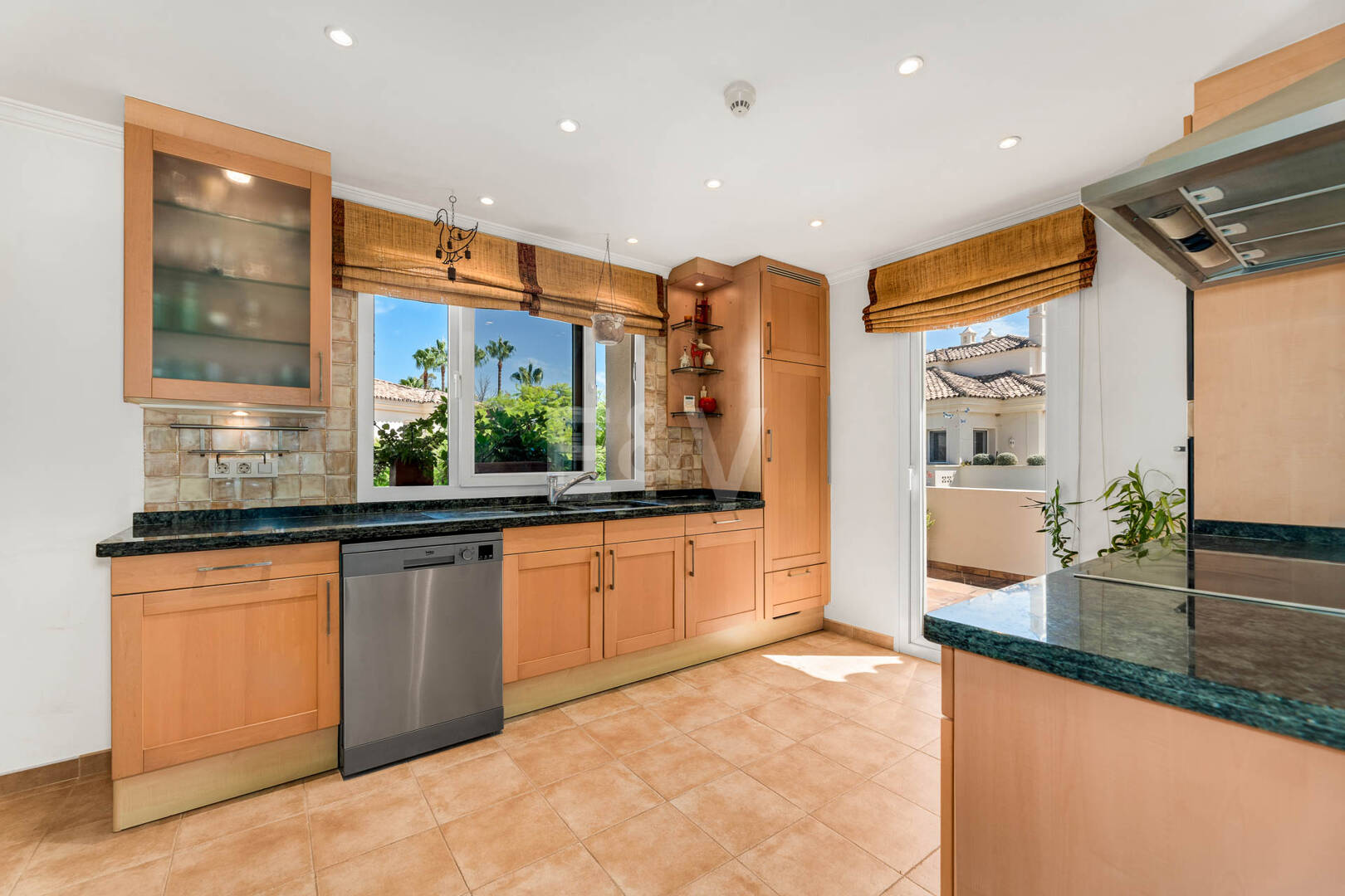 Penthouse dúplex en una prestigiosa comunidad de golf en primera línea con vistas espectaculares