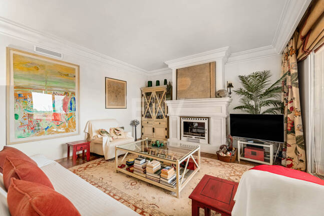 Duplex Penthouse med spektakulär Utsikt över Prestigeious Golf Area med stor potential