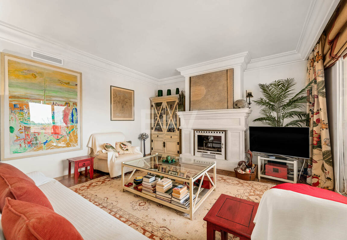 Duplex Penthouse med spektakulär Utsikt över Prestigeious Golf Area med stor potential